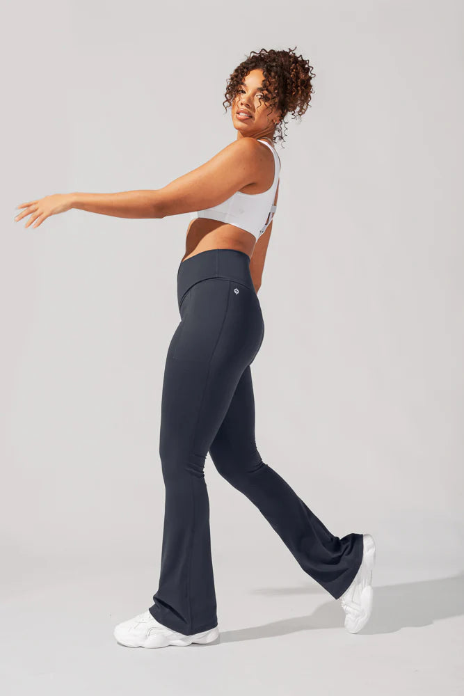 Crisscross Hourglass® Flared Leggings with Pockets